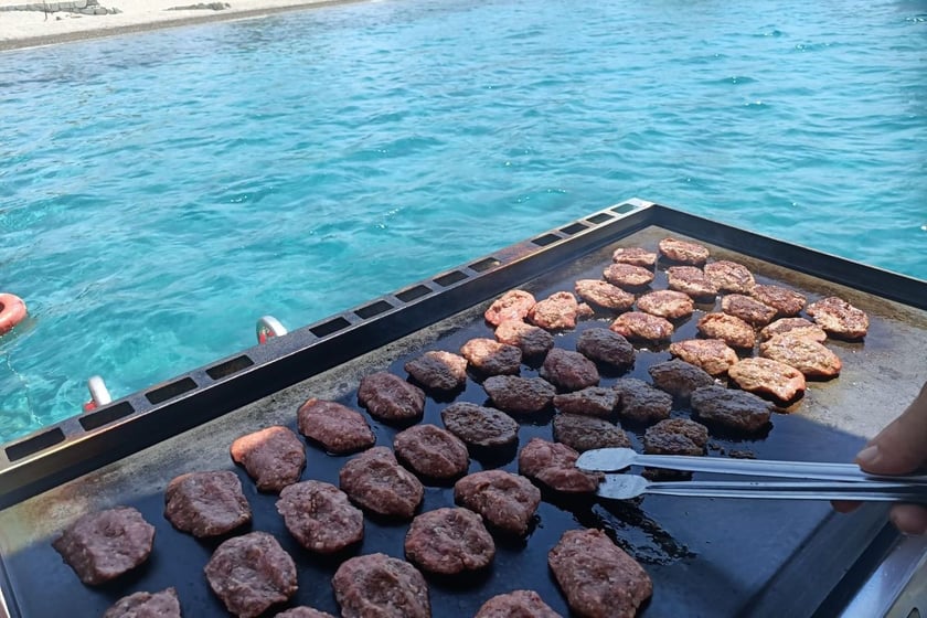 İzmir Goleta   24  invitados 14.5 m Número de anuncio: #10944 4