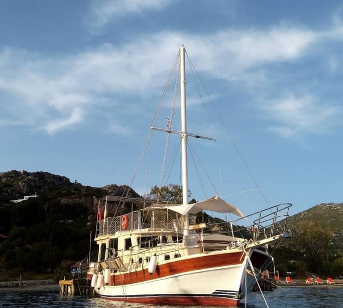 Bozburun Gulet 2 cabin 4 berths 4 guests 12 m Listing Number: #10960 3
