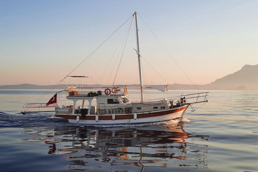 Bozburun Gulet 2 cabin 4 berths 4 guests 12 m Listing Number: #10960