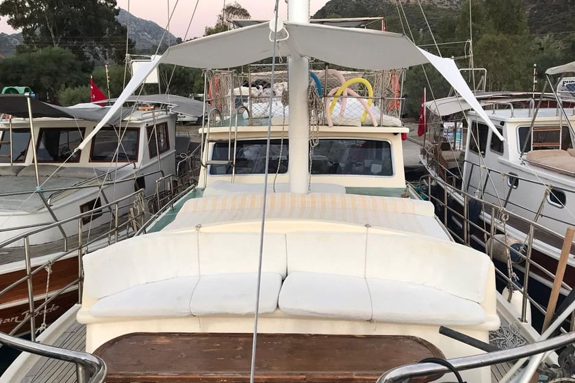 Bozburun Gulet 2 cabin 4 berths 4 guests 12 m Listing Number: #10960 4