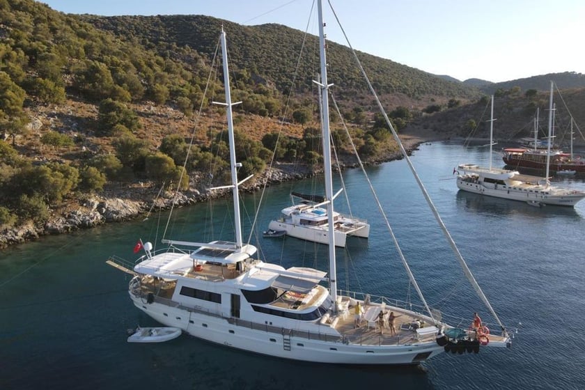 Göcek Gulet 5 Kabine 10 Liegeplätze 10 Gäste 33 m Nummer des Inserats: #11008 3