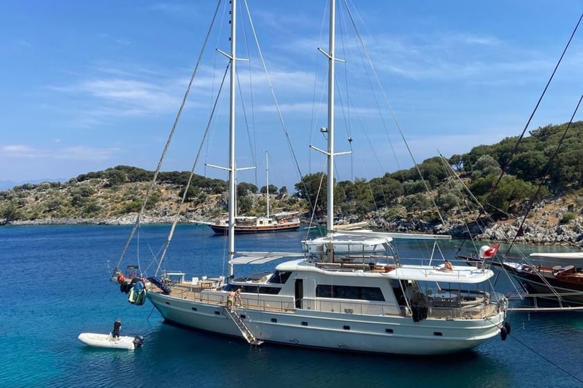 Göcek Gulet 5 Kabine 10 Liegeplätze 10 Gäste 33 m Nummer des Inserats: #11008 2