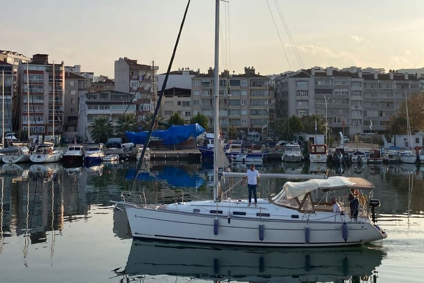 Orhaniye Yelkenli 2 kabin Konaklama 4 kişi Seyir 6 kişi 39 ft İlan No: #11016 2