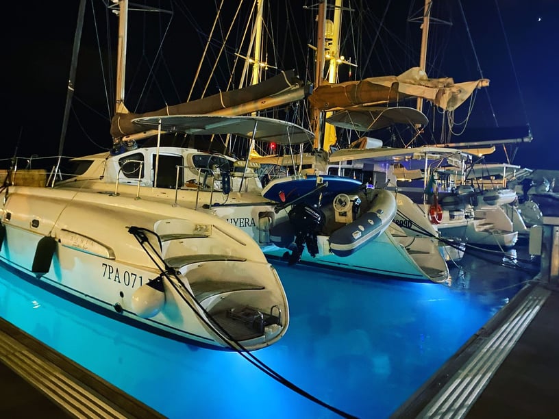 Palermo Catamaran Cabine 4  10  slaapplaatsen 10  gasten 14.15 m Lijstnummer: #11063