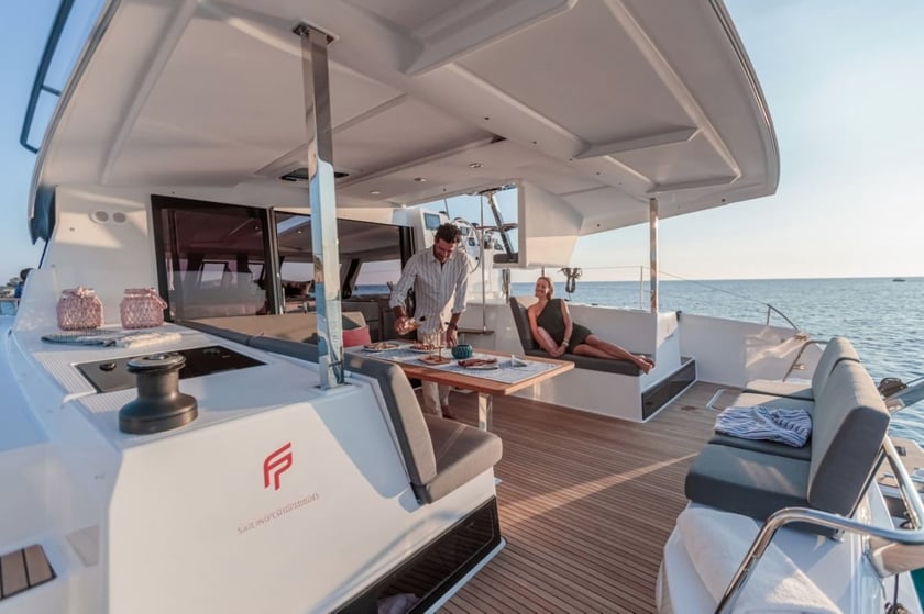 Marmaris Catamaran 4 cabin 8 berths 8 guests 11.93 m Listing Number: #11077 5