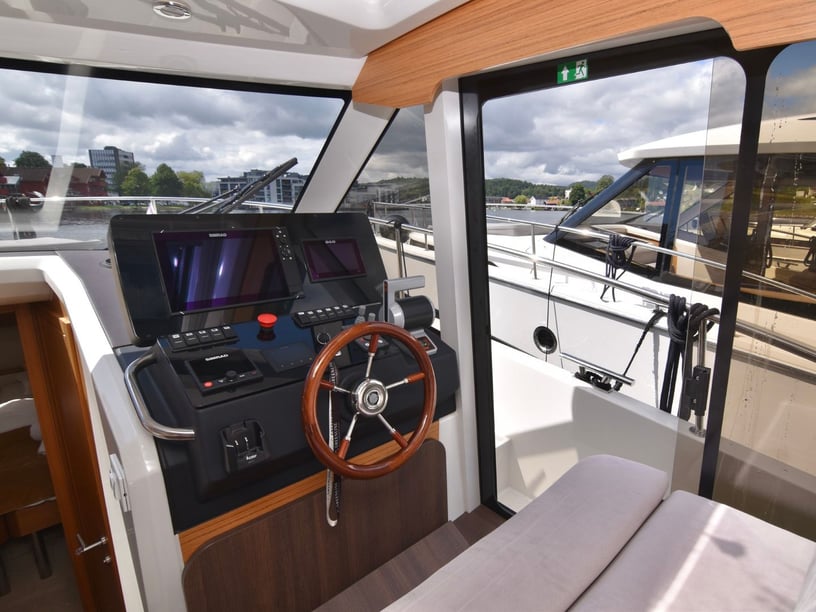 Posgrunn Motorboat 2 cabin 6 berths 6 guests 11.99 m Listing Number: #11114 2