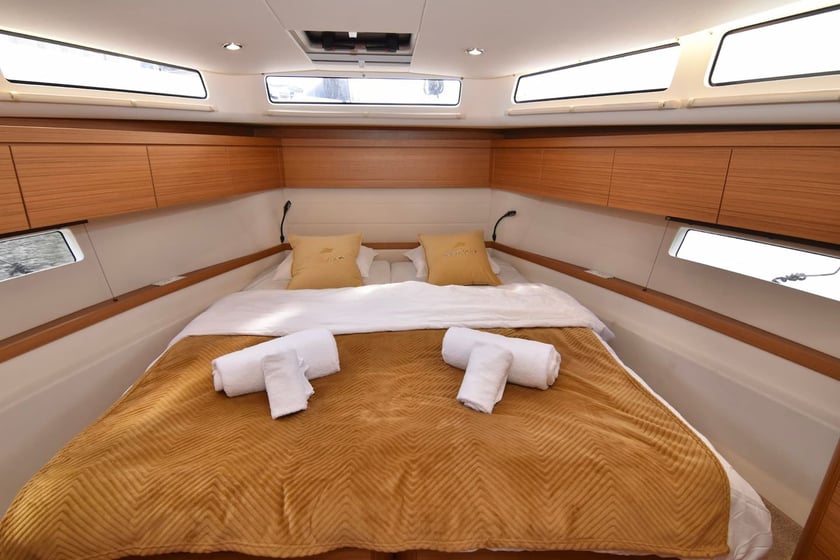 Posgrunn Motorboat 2 cabin 6 berths 6 guests 11.99 m Listing Number: #11114 4