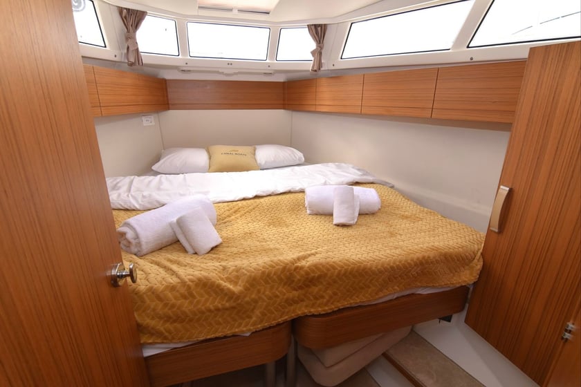 Posgrunn Motorboat 1 cabin 7 berths 7 guests 9.99 m Listing Number: #11116 4