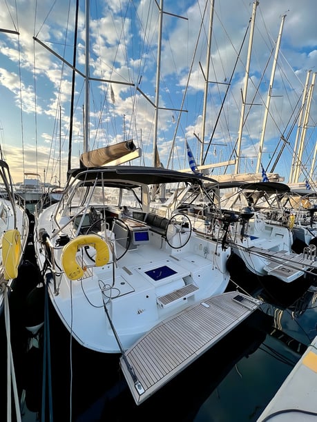 Rhodes Sailboat 3 cabin 8 berths 8 guests 11.97 m Listing Number: #11122 4