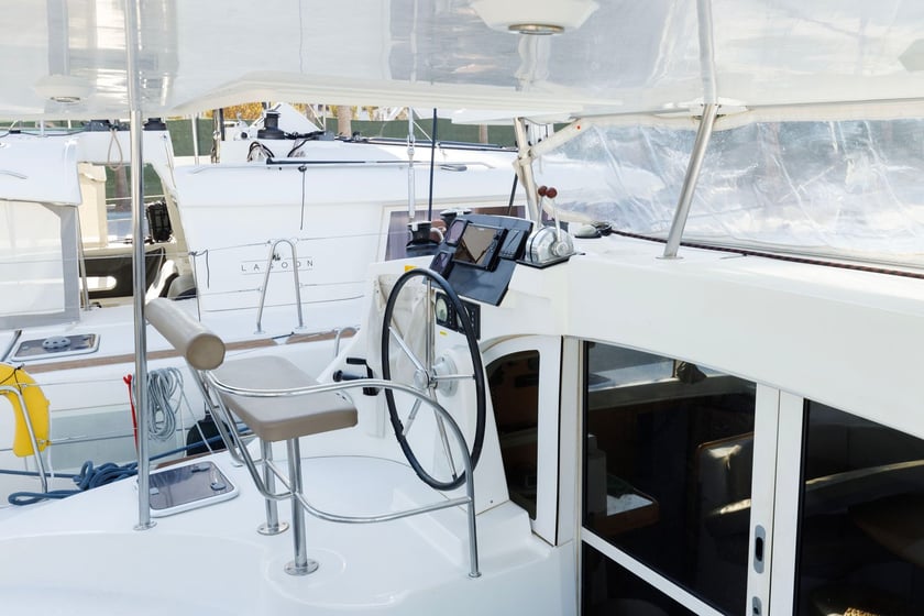 Kos Catamaran Cabine 4  Couchettes 10  Invités 10  11.55 m Numéro de l'annonce: #11123 5