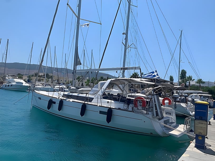 Rhodes Voilier Cabine 3  Couchettes 8  Invités 8  13.85 m Numéro de l'annonce: #11126