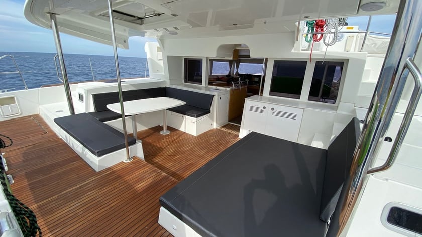 Ibiza Catamarán Cabina 4  10  literas 12  invitados 13.97 m Número de anuncio: #11156 4
