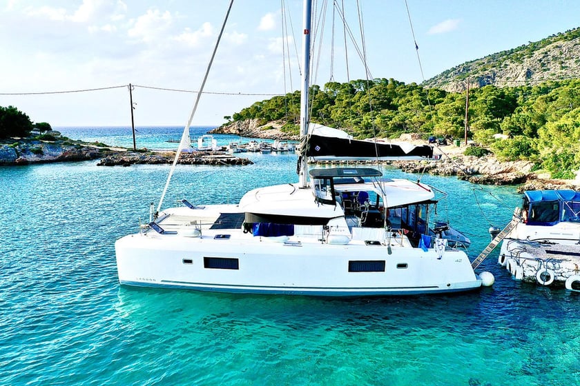 Mykonos Catamaran 5 cabin 10 berths 10 guests 12.8 m Listing Number: #11261 4