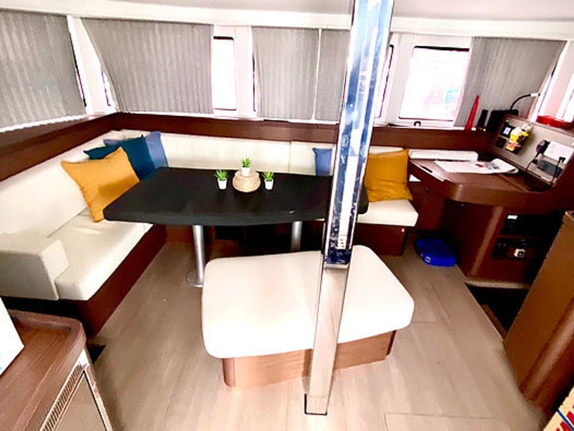 Mykonos Catamaran 5 cabin 10 berths 10 guests 12.8 m Listing Number: #11261 2