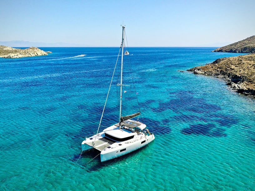 Mykonos Catamaran 5 cabin 10 berths 10 guests 12.8 m Listing Number: #11261