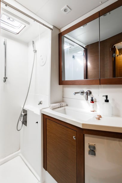 Rhodes Catamaran Cabine 6  Couchettes 12  Invités 12  13.96 m Numéro de l'annonce: #11264 3