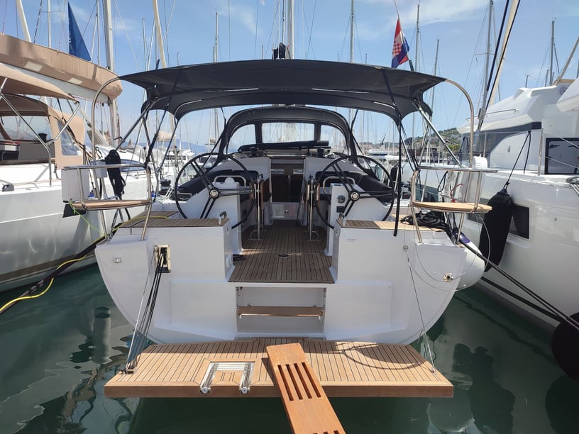 Trogir Segelboot 4 Kabine 10 Liegeplätze 10 Gäste 13.71 m Nummer des Inserats: #11304