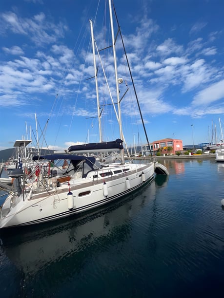 Lavrion Segelboot 3 Kabine 8 Liegeplätze 8 Gäste 12.85 m Nummer des Inserats: #11313 3