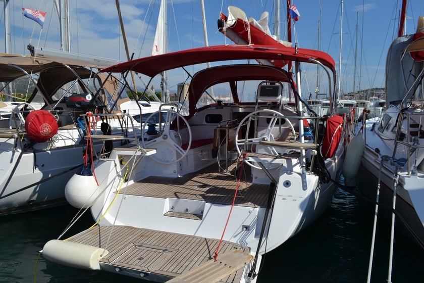 Trogir Sailboat 3 cabin 8 berths 8 guests 11.9 m Listing Number: #11363 3