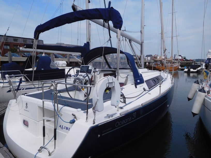 Poole Barca a vela cabina 2  cuccette 6  7  ospiti 9.3 m Numero dell'inserzione: #11450