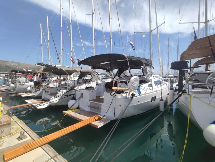 Trogir Segelboot 3 Kabine 8 Liegeplätze 8 Gäste 13.85 m Nummer des Inserats: #11454 3