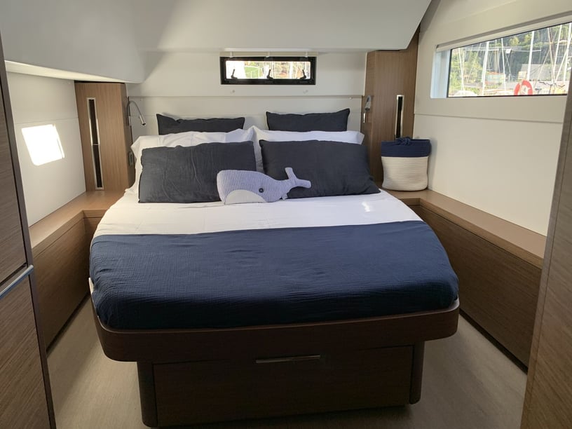 Capo d'Orlando Catamarán Cabina 4  8  literas 8  invitados 13.99 m Número de anuncio: #11469 2