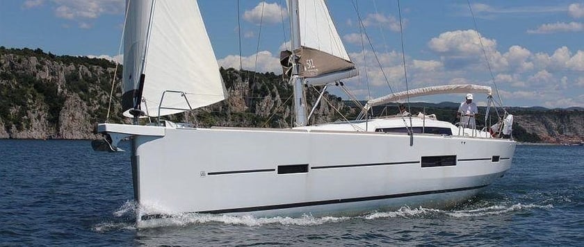 Naples Sailboat 4 cabin 10 berths 10 guests 13.24 m Listing Number: #11519 5