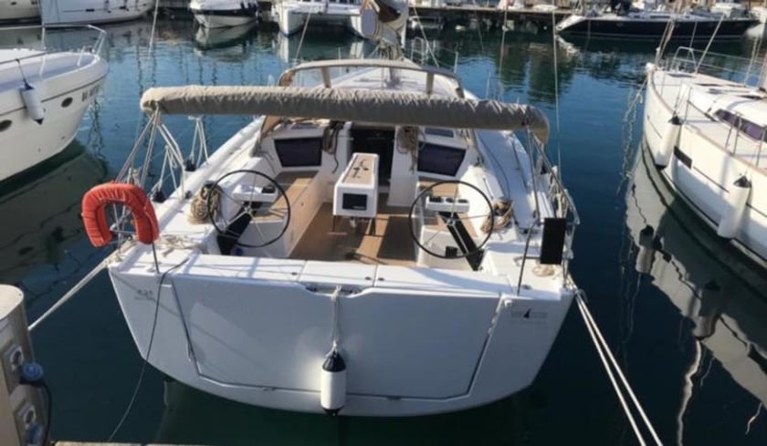 Naples Sailboat 4 cabin 10 berths 10 guests 13.24 m Listing Number: #11519