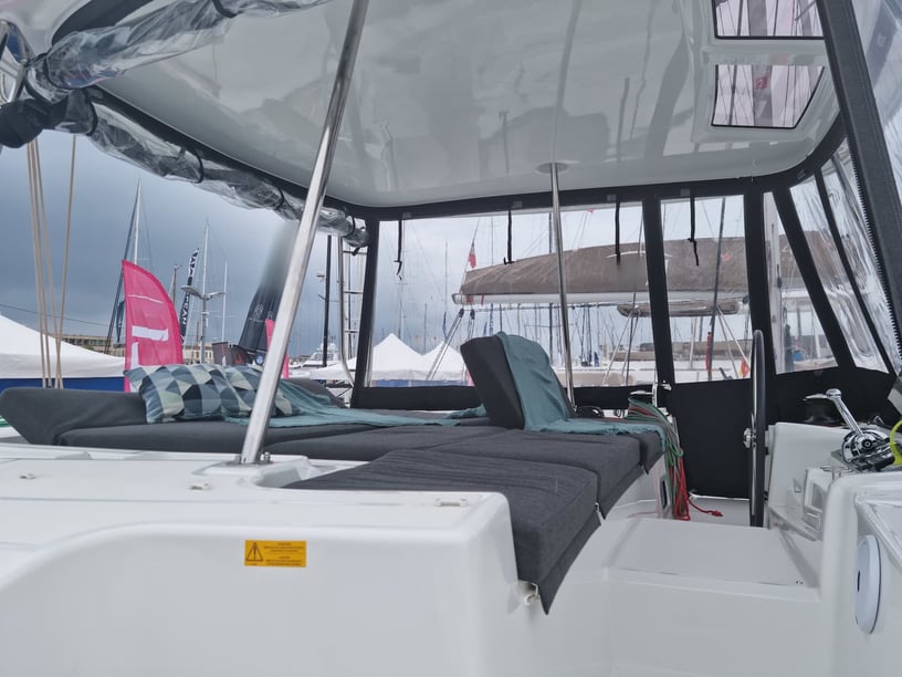 Palma de Mallorca Catamarán Cabina 4  8  literas 8  invitados 13.99 m Número de anuncio: #11531 5