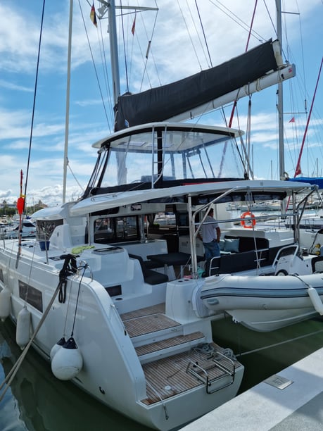 Palma de Mallorca Catamarán Cabina 4  8  literas 8  invitados 13.99 m Número de anuncio: #11531