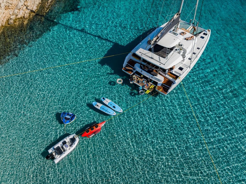 Lefkada Catamarán Cabina 7  12  literas 12  invitados 14.75 m Número de anuncio: #11533