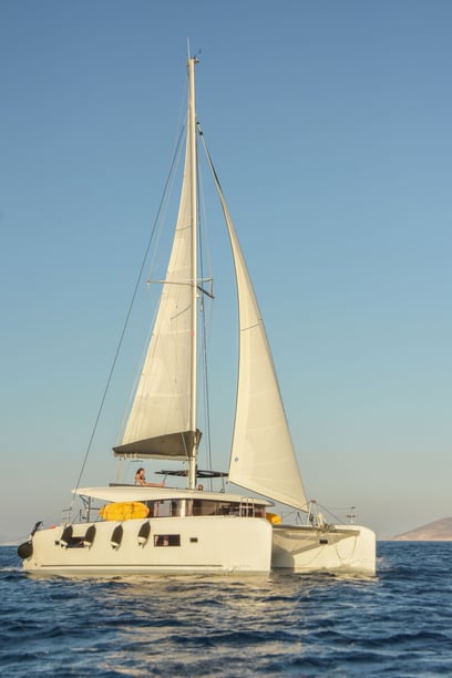 Rhodes Catamaran Cabine 6  Couchettes 12  Invités 12  12.79 m Numéro de l'annonce: #11559 5