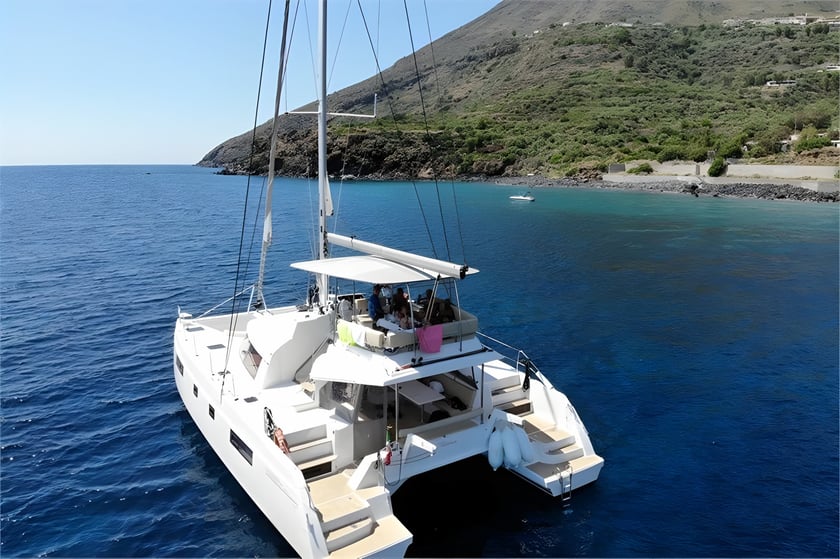 Capo d'Orlando Catamaran Cabine 4  10  slaapplaatsen 10  gasten 13.9 m Lijstnummer: #11610 3