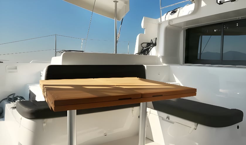 Le Pirée Catamaran Cabine 6  Couchettes 10  Invités 10  13.99 m Numéro de l'annonce: #11618 4