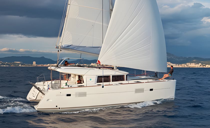 Volos Catamarán Cabina 6  12  literas 12  invitados 12 m Número de anuncio: #11635 3