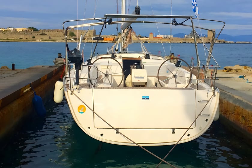 Rhodes Sailboat 4 cabin 8 berths 8 guests 14.27 m Listing Number: #11645 5