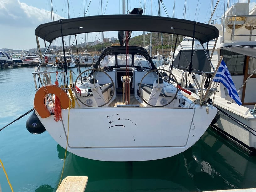 Lavrion Barca a vela cabina 3  cuccette 6  6  ospiti 11.64 m Numero dell'inserzione: #11659