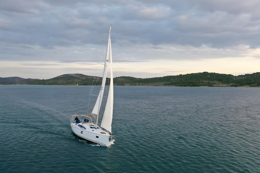 Pirovac Sailboat 4 cabin 10 berths 10 guests 13.85 m Listing Number: #11709 5