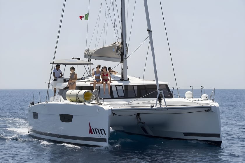 Castellammare del Golfo Catamarán Cabina 5  11  literas 11  invitados 12.58 m Número de anuncio: #11721