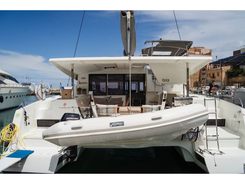 Castellammare del Golfo Catamaran 5 cabin 11 berths 11 guests 11.93 m Listing Number: #11722