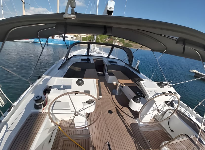 Lavrion Zeilboot Cabine 5  11  slaapplaatsen 11  gasten 16.22 m Lijstnummer: #11791 5