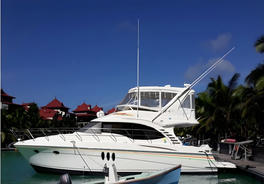 Mahé, Victoria Yacht à moteur Cabine 3  Couchettes 6  Invités 6  15.84 m Numéro de l'annonce: #11794 3