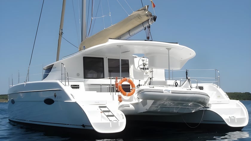 Rozen Catamaran Cabine 6  10  slaapplaatsen 10  gasten 11.88 m Lijstnummer: #11859