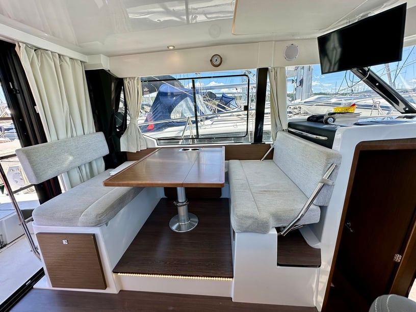 Drage Motorboot 3 Kabine 8 Liegeplätze 8 Gäste 10.5 m Nummer des Inserats: #11864 2