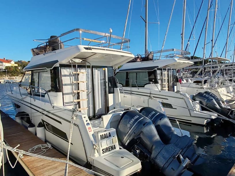 Drage Motorboot 3 Kabine 8 Liegeplätze 8 Gäste 10.5 m Nummer des Inserats: #11864