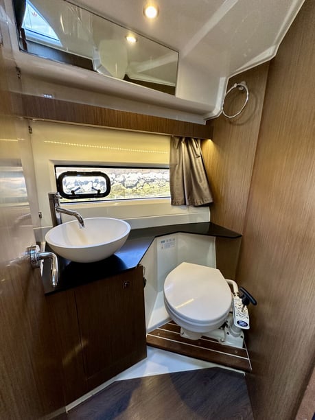 Drage Motorboat 3 cabin 8 berths 8 guests 10.5 m Listing Number: #11864 5