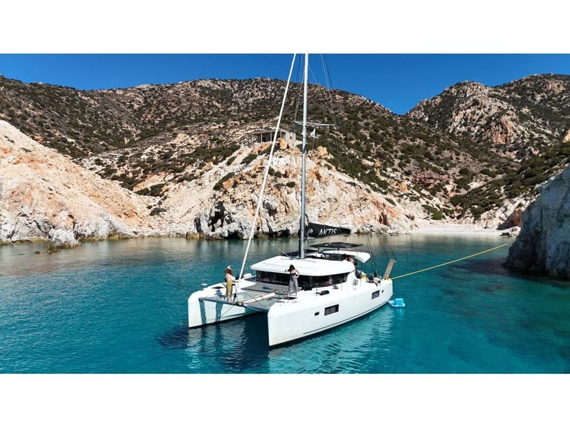 Athens Catamaran 6 cabin 10 berths 10 guests 12.8 m Listing Number: #11899 2