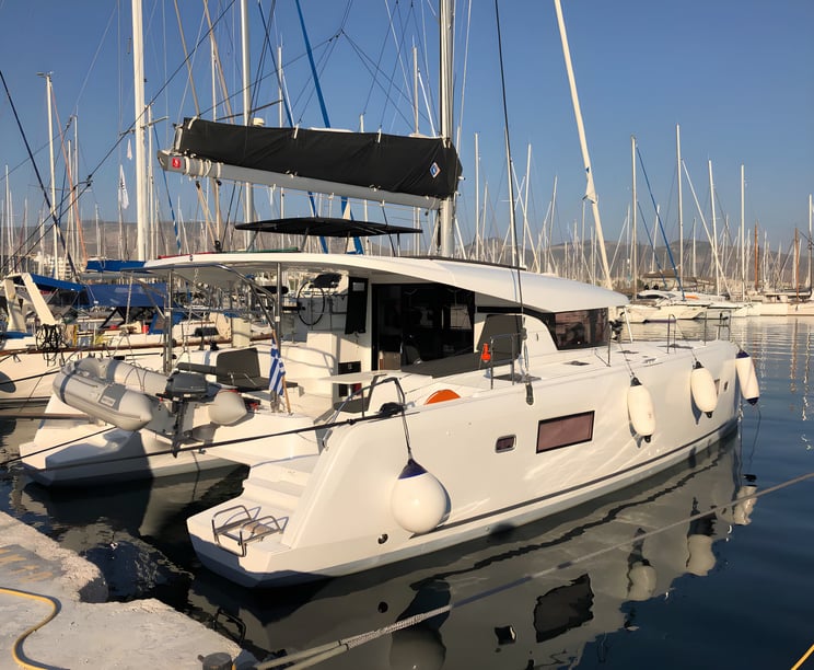 Atene Catamarano cabina 6  cuccette 10  10  ospiti 12.8 m Numero dell'inserzione: #11899 4