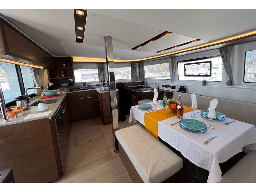 Paros Katamaran 6 kabin Konaklama 10 kişi Seyir 12 kişi 13.99 m İlan No: #11902 4