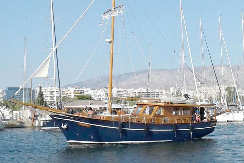 Athens Gulet 5 cabin 10 berths 10 guests 15.24 m Listing Number: #11914